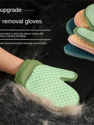 Gentle_cat_grooming_glove_with_fur_remover
