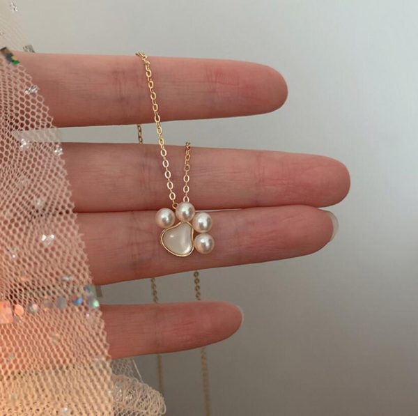 Beautiful Paw Pearl Necklace