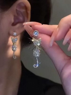 Glittering Rhinestone Fashionable Cat Earrings