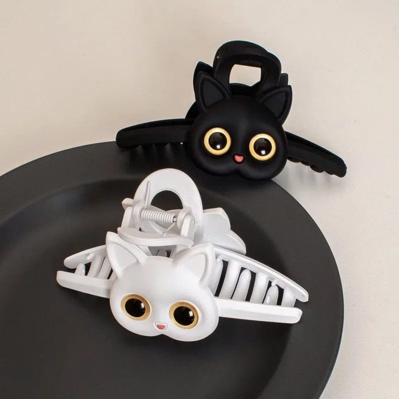 casual wear black and white cat hair claw