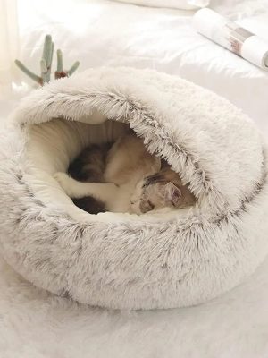 cozy_enclosed_cat_bed_for_cold_weather