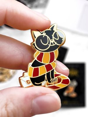 Gryffindors Magic Cat Gift Pin